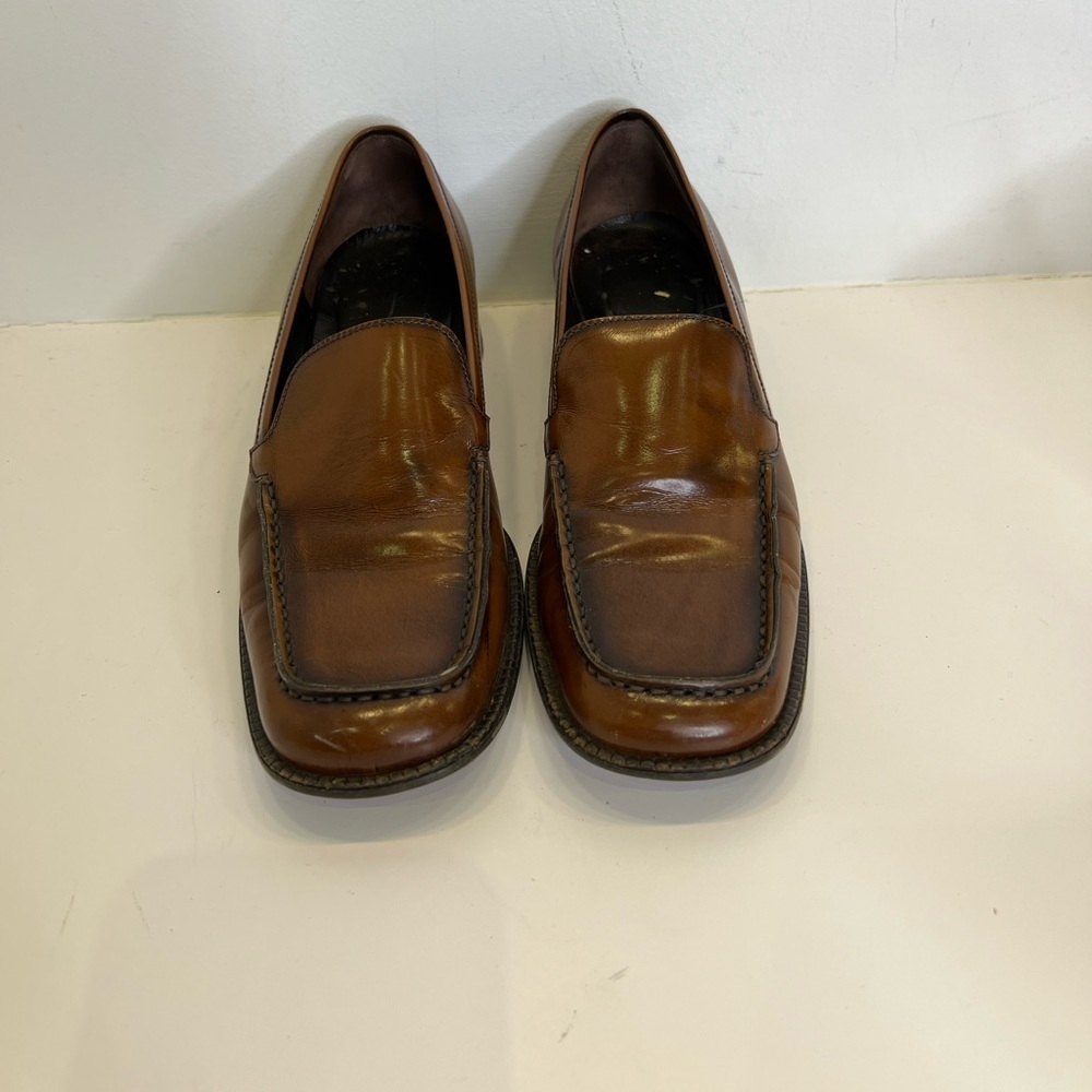 Prada Brown Leather Distressed Heeled Loafer. Size 7.5